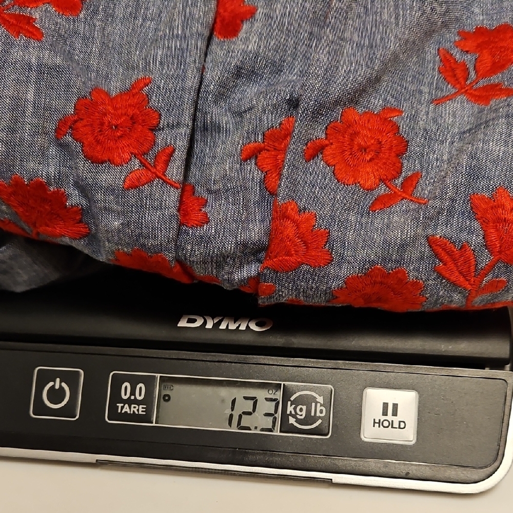 Maggy London Chambray Fit And Flare Dress Red Embroidered Flowers Sz.8 TV Dress - Picture 6 of 11